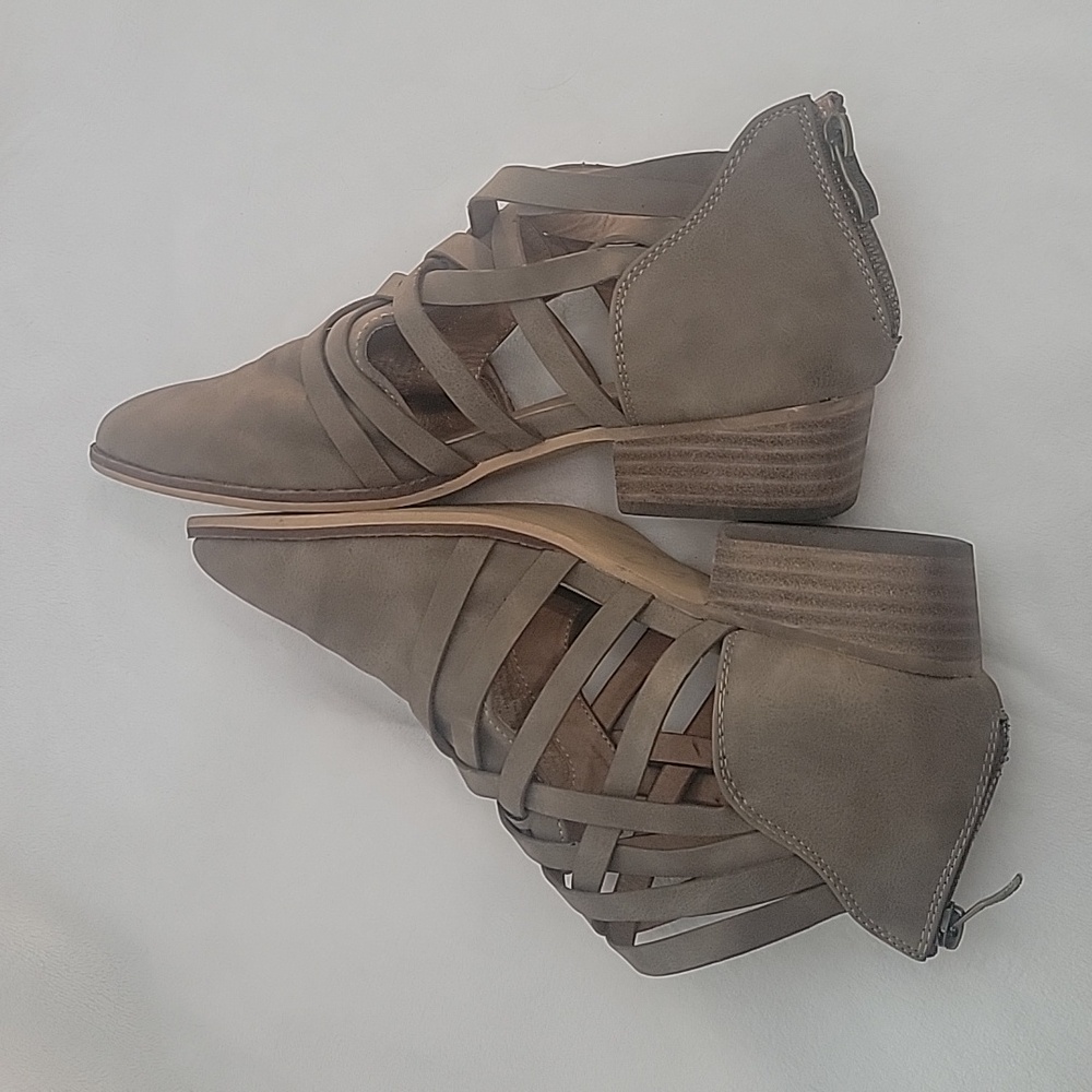 A Rider Girl Brown Taupe Small Heels Size 9 - Picture 6 of 9